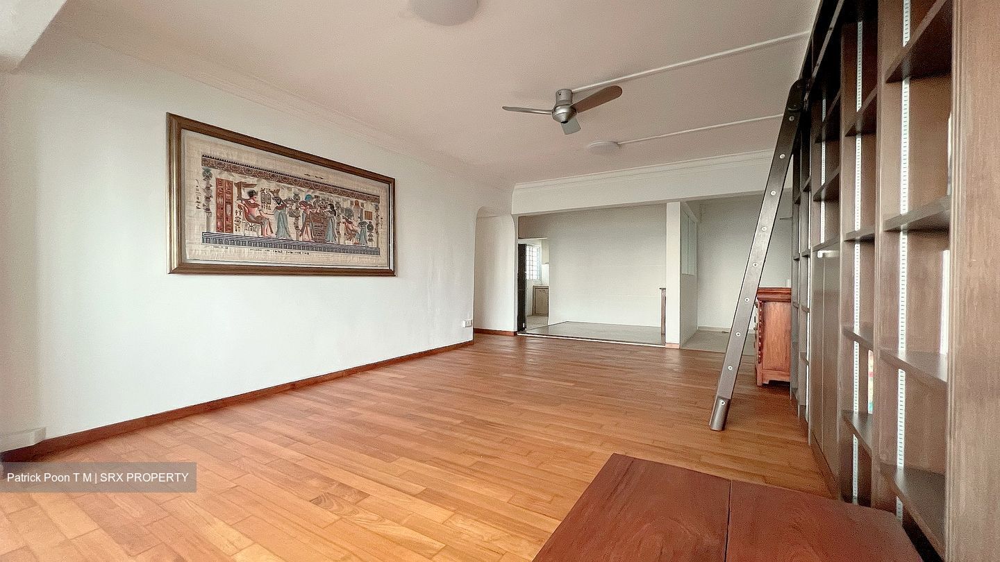 Blk 216 Jurong East Street 21 (Jurong East), HDB Executive #550801121